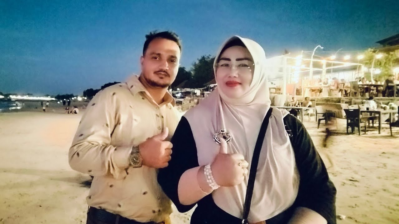 Muntamah Siti vlogs. KELAN BEACH BALI Indonesia bagus banget GAES 👍👍👍