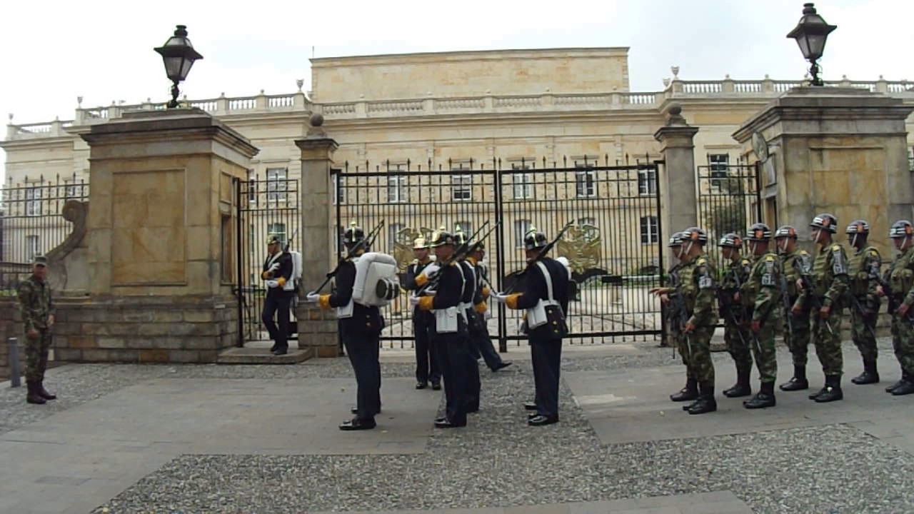 Relevo de guardia (no ceremonial) | Casa de Nariño, Bogotá | Marzo 2016
