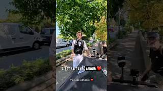 Une Famille Entière Sapproche