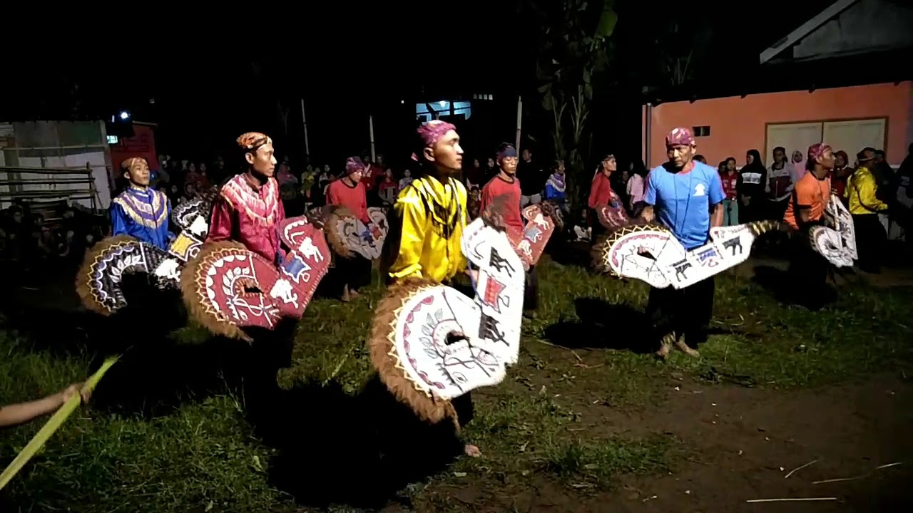 Seni kuda lumping RUKUN BARU GITO dari desa robyong kec poncokusumo kab malang