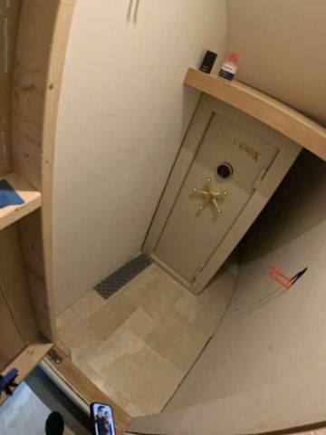 She Discovered a “Fort Knox” Safe Hidden Behind the Wall!