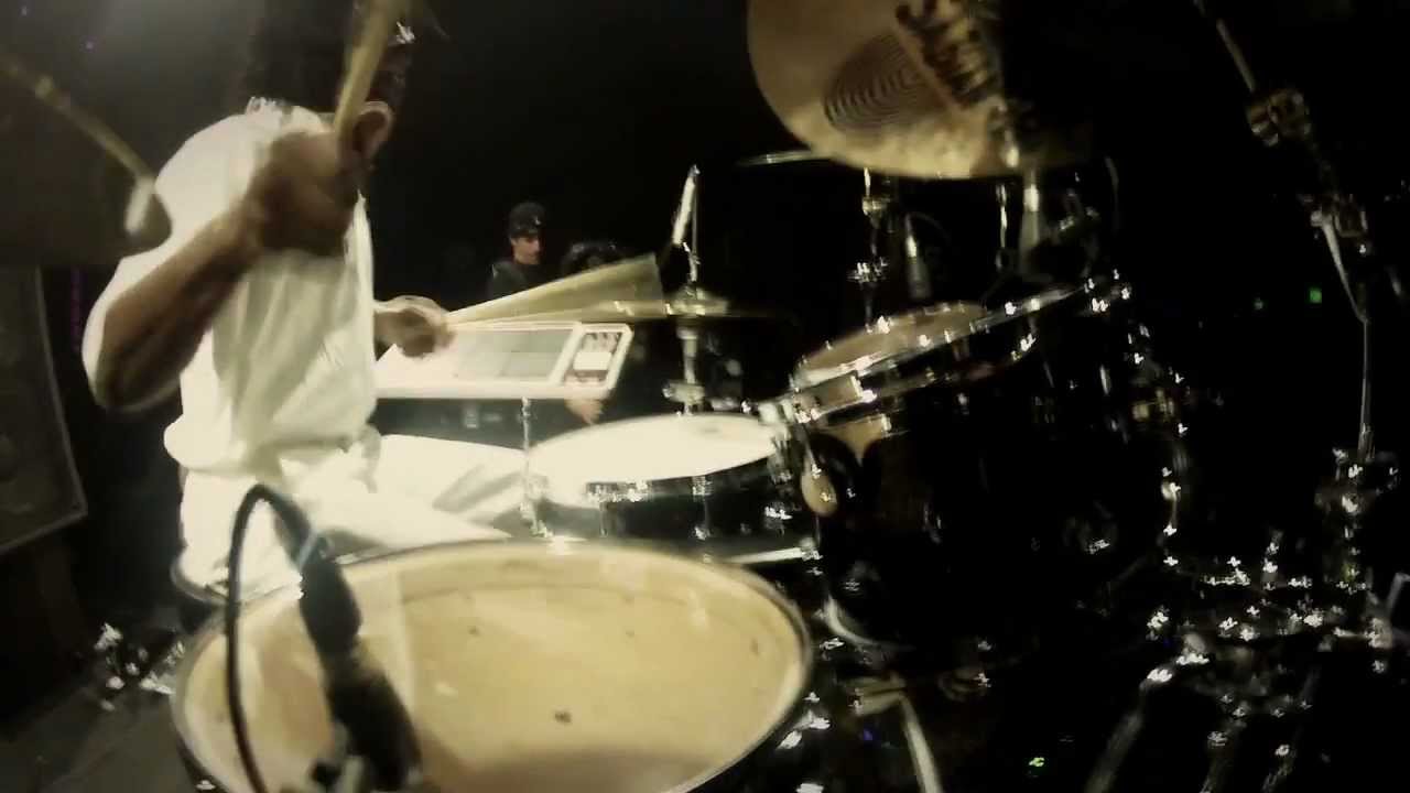 Takeuchi（PEOPLE 1）の脳からずっと離れない曲は | これのドラムを