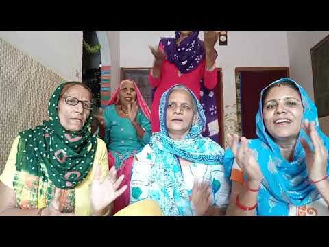 हमारे घर में धन बहुत है इसलिए मैं भगवान का नाम नहीं लेती