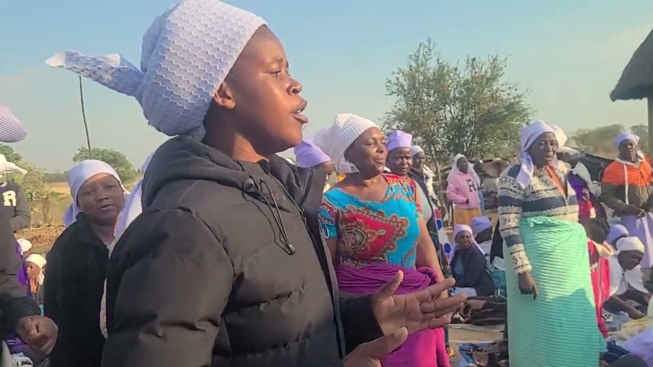 Mobbie_Tenzi ane runyararo Hossana pa Hwedza🔥🔥🔥haiwa muimbi uyu haa church🔥💪