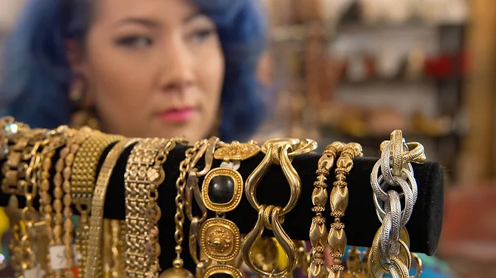 This Is the Jewelry Worn by Vintage Hollywood Movi...