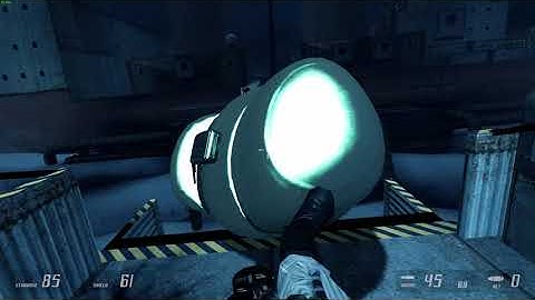 Watch me kicking a Combine Advisor off a cliff