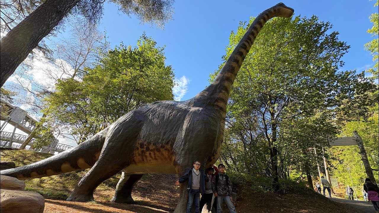 حديقة الديناصورات مع اصوات حقيقيه بتجنن