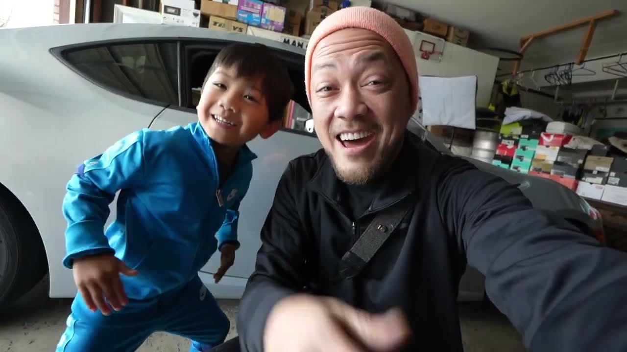 WHATEVER YOU CAN CARRY CHALLANGE! Transformers! Goo Jit Zu! LEGO Marvel Ninjago 4+! AND Mini Brands!