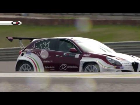 2016-valencia,-tcr-alfa-romeo-giulietta-on-track