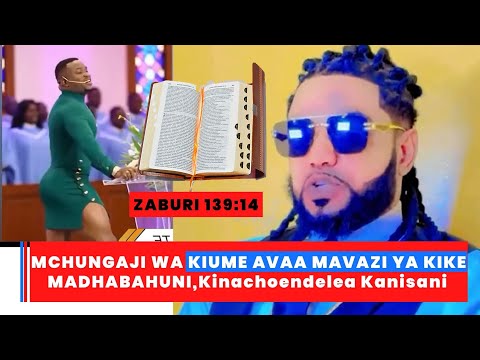 Mchungaji Wa Kiume Avaa Mavazi Ya Kike Madhabahuni Kinachoendelea Kanisani 