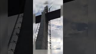A close look at the giant bridge pillars in China #ypwshort #amazingchina #heavycivil #bridgesaw