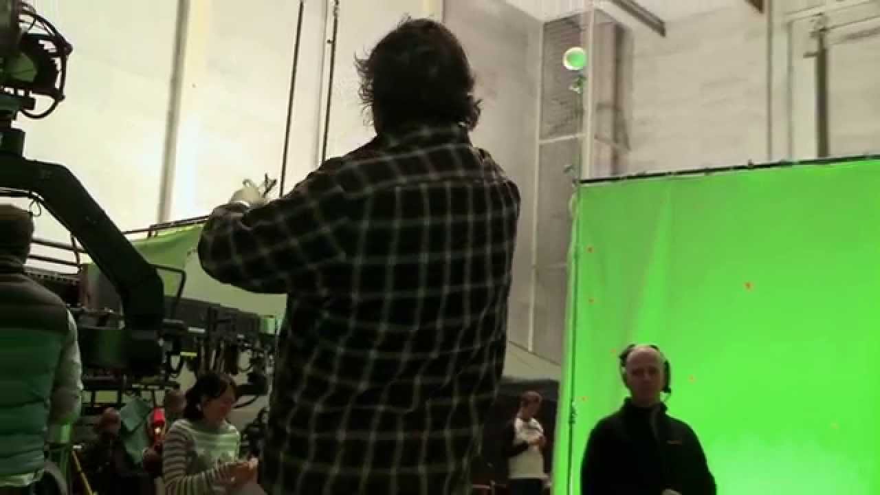 The Hobbit: The Desolation of Smaug - Inside Information: Smaug's Lair ...