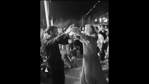 Άντζελα Γκερέκου: Χόρεψε Τόλη Βοσκόπουλο στο γάμο του Ανδρέα Γεωργίου και καταχειροκροτήθηκε