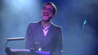 Jona Lewie - 'Stop The Cavalry' - The Great British Folk Festival, Skegness, 4th December 2016