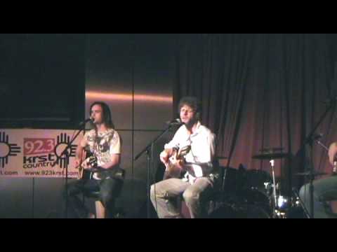 Billy Currington - Must Be Doin' Something Right