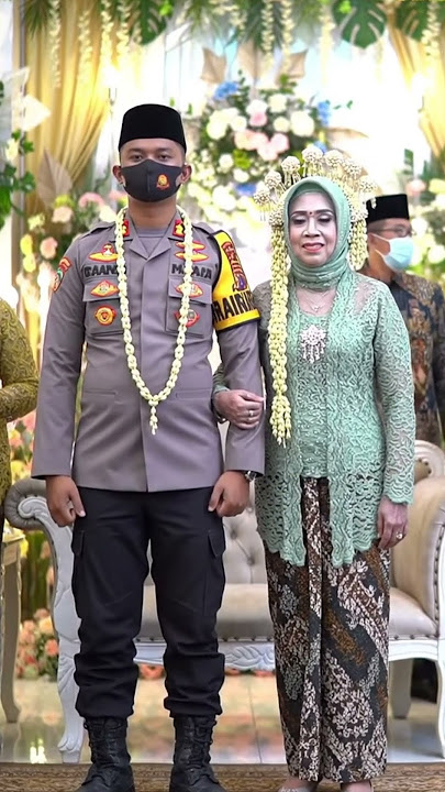 polisi menikah dengan Tradisi wanita padang