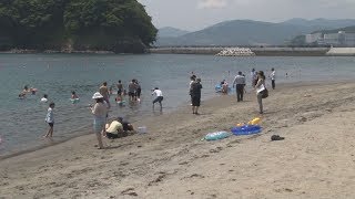７年ぶり海開きに歓声 津波被害の宮城・南三陸