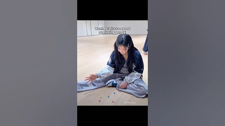 Illit's Wonhee is a pro at gonggi! #kpop #illit #hybe #shorts #shortsfeed #squidgame #wonhee #fyp