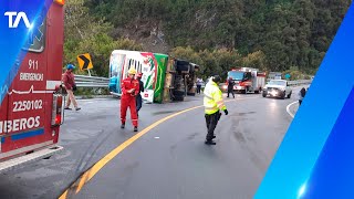 Accidente de bus en vía Plan de Milagro-Gualaceo deja 15 heridos
