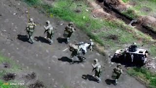 Horrible! Ukrainian blow up Russian soldiers in heavy battle on the frontline