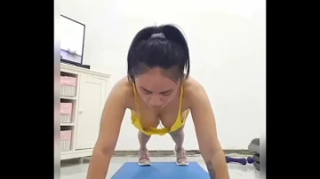 Tante kimaya lagi olah raga nih!!PEP4Y4 nya bikin gagal fokus