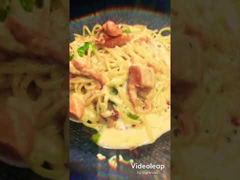 Video: Spageti Ar Vistu Krēmīgā Mērcē