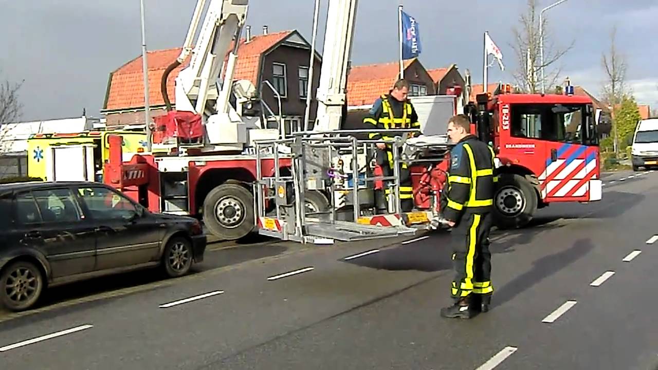 Prio 2 HW253 SVD DDT ASSISTENTIE AMBULANCE STEVENSWEG DORDRECHT