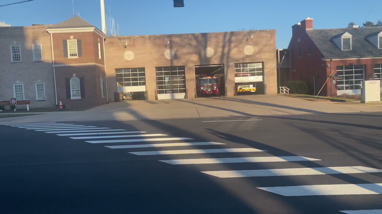 Stratford CT Fire Department Car 3 , Truck 1 and Tac 5 Responding YouTube