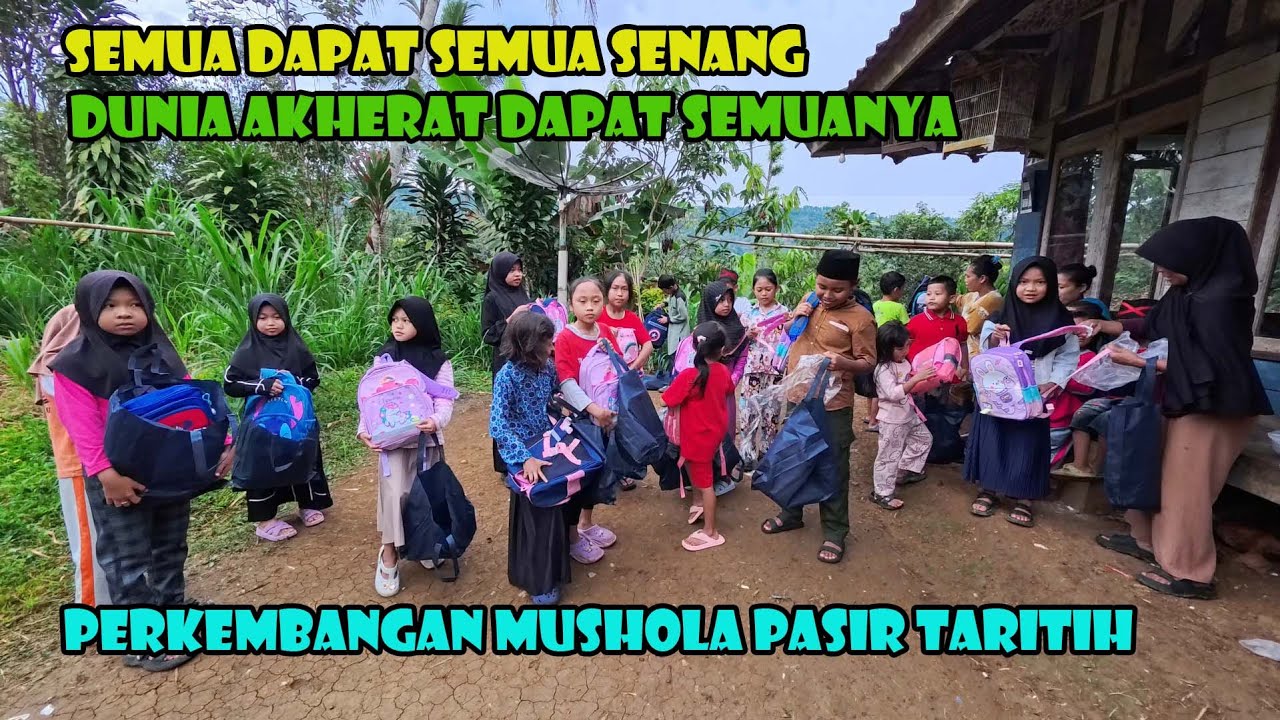 Perkembangan Mushola Dan Bagi Bagi Paket Untuk Mencerdaskan Anak Bangsa.