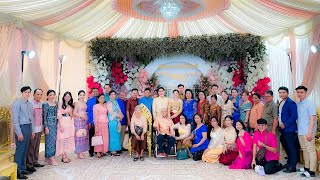 My sister's wedding day. Take all my relatives to join, have fun and enjoy food together