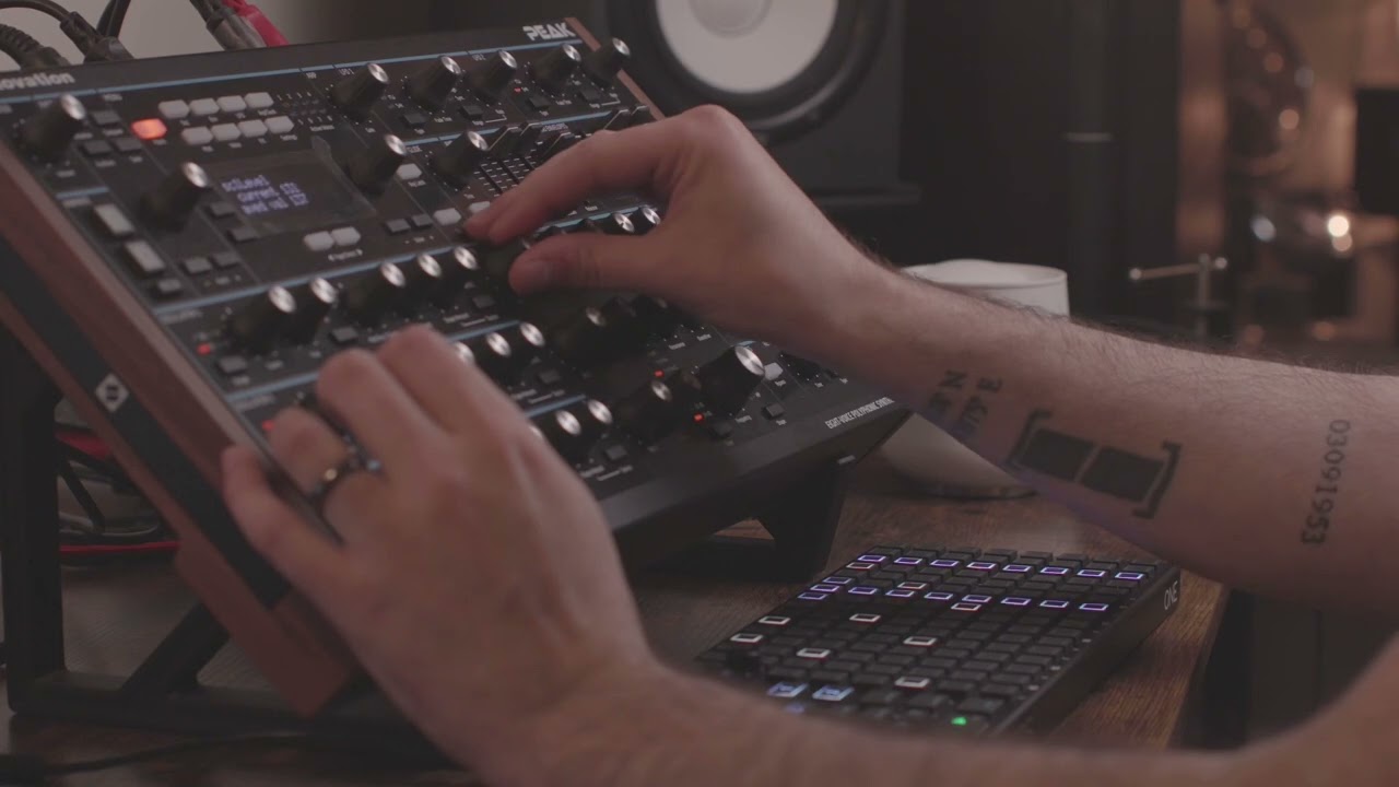 Novation Peak | Oxi one | ambient arpeggio using oscillators tunes. How good this synth sounds?