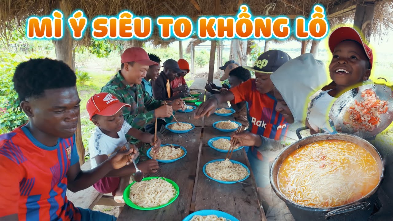 Quanglinhvlogs || Chiêu Đãi Anh Em Quang Linh Farm Món "Mì Ý Siêu To" Ngon Tít Mắt....