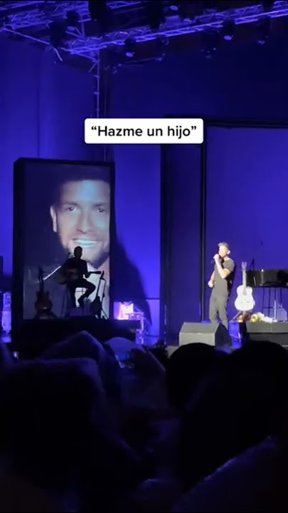 JAJAJA la cara de Pablo Alborán cuando alguien del publico le grita 