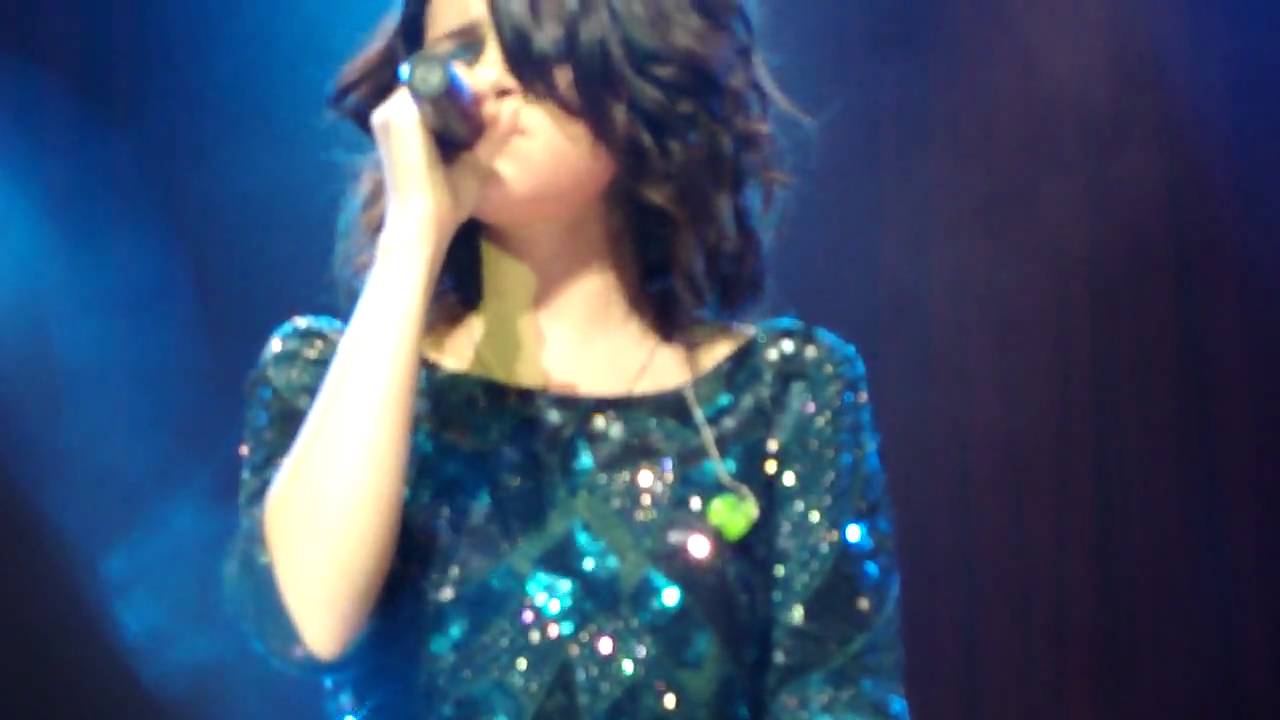 The Way I Loved You- Selena Gomez 11/21/09 HOB
