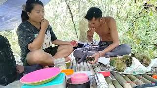Camping di bawah pohon durian bersama istri tercinta