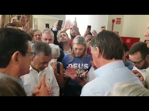 Presidente Bolsonaro recebe benção de pastores evangélicos londrinenses