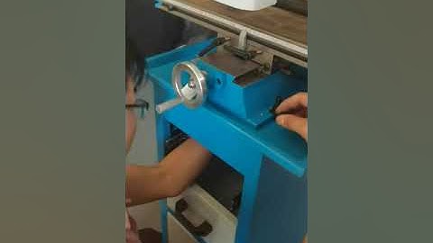 Mounting to the luxury stand of the drilling and milling machine WEISS VM18L. 床腿安装