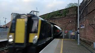 458 415 + 458 423