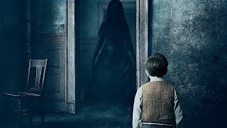 قرية مصابة بلعنة روح شريرة غامضة ف كل مره بتظهر فيها لازم طفل يموت I ملخص فيلم The Woman in Black