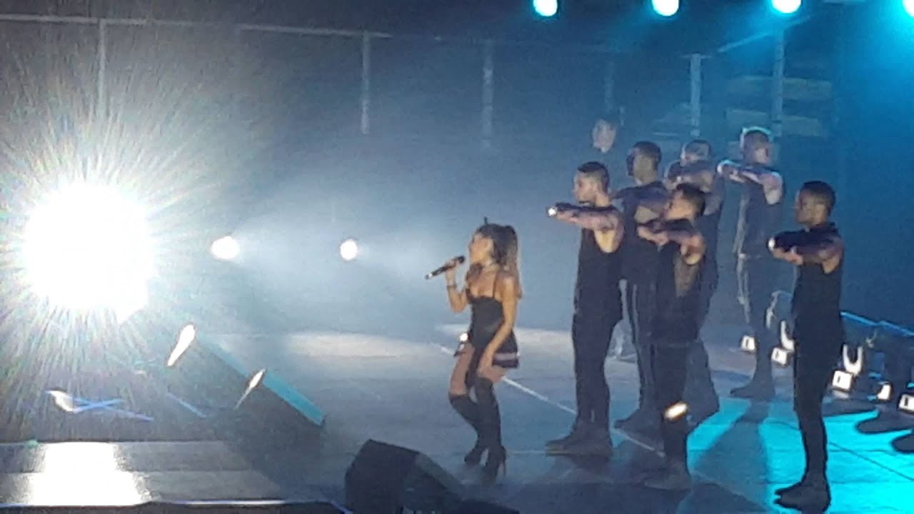 Ariana Grande - Bang Bang 21/10/2015 @ Movistar Arena