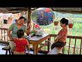 HỐI was very worried about Thu because he couldn't go to her house to help her.