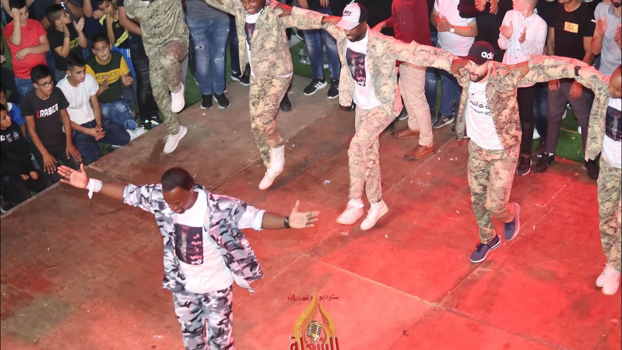 لاول مرة معن رباع وصابر السويطي وفرقة عائدون غناء ودبكة وجنون مش طبيعي في مهرجان العريس خالد جبارين