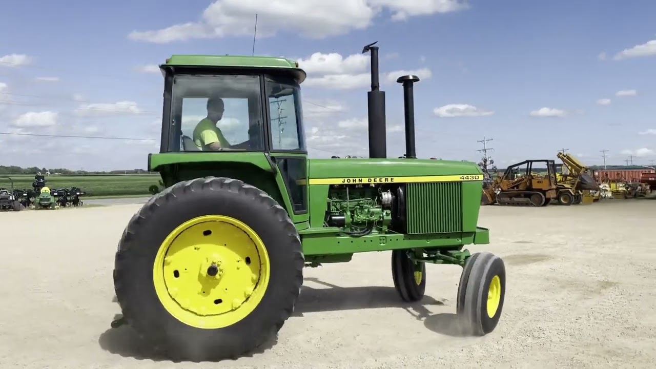 JOHN DEERE 4430 For Sale