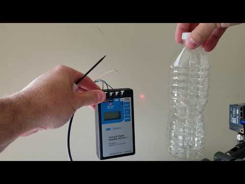 Detecting clear PET bottles with Baumer SmartReflect
