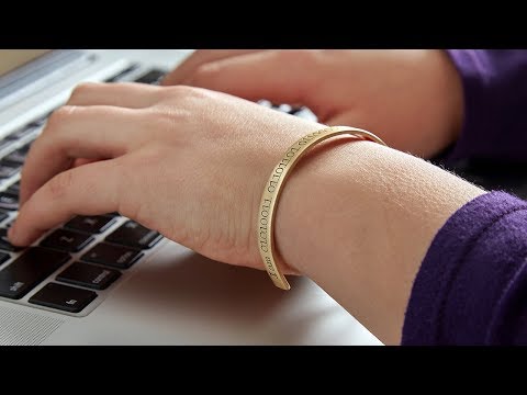 Dresscode Tech | Learn-To-Code Mantra Bracelet