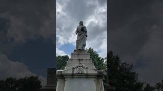 You Have Got To See Oak Hill Cemetery!