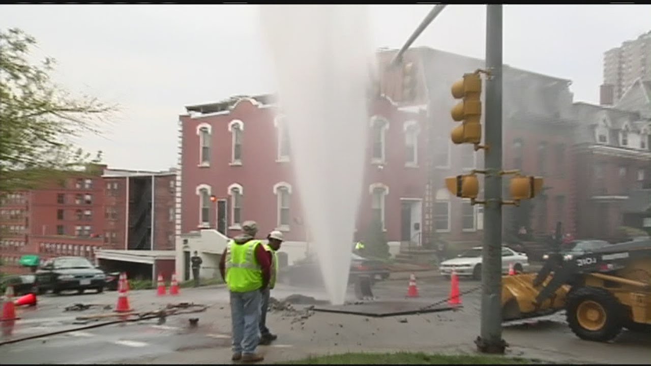 Springfield water main break sending water shooting up four stories YouTube