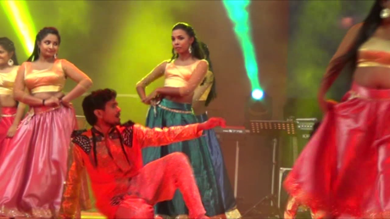 Kajra Re, Desi Girl, Tattad Tattad | Aura 2018 | Level 2 Dancing Crew