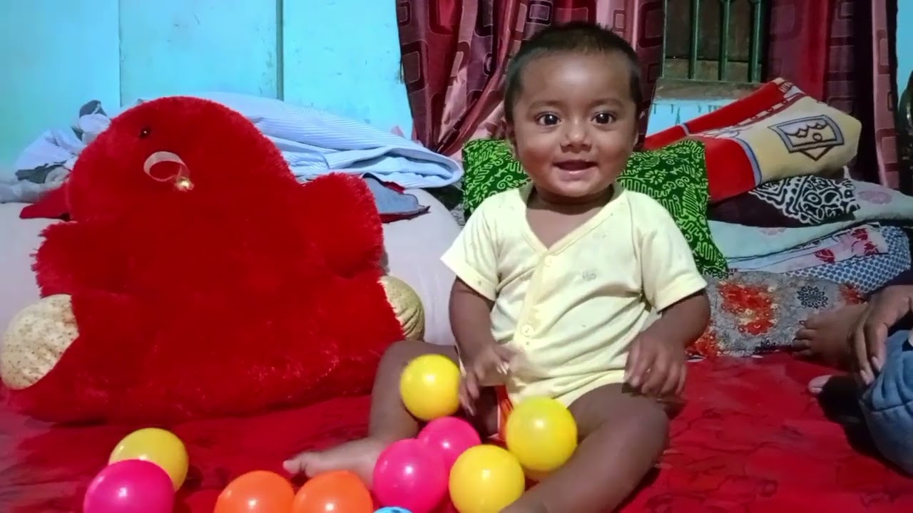 MT1806 Playing with ball