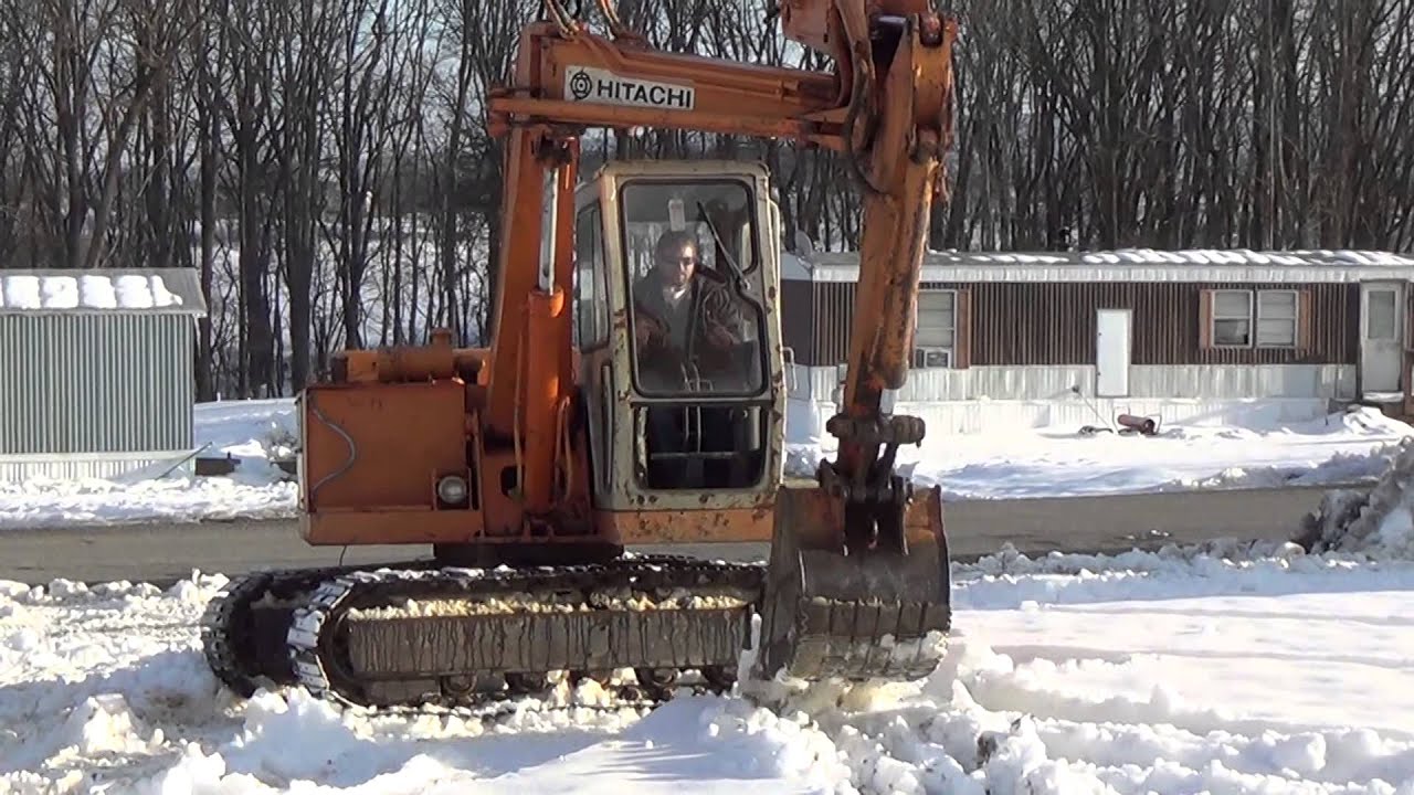 HITACHI UH025 EXCAVATOR WITH OFFSET BOOM YouTube